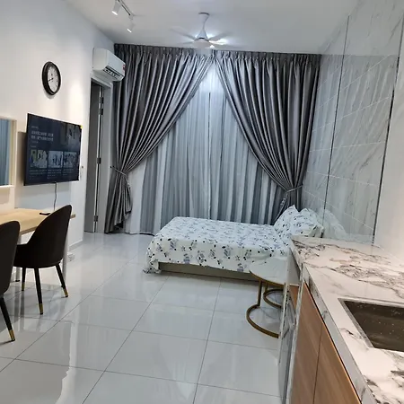 Sky Trees Serviced Apartment Bukit Indah Johor Johor Bahru Exterior photo